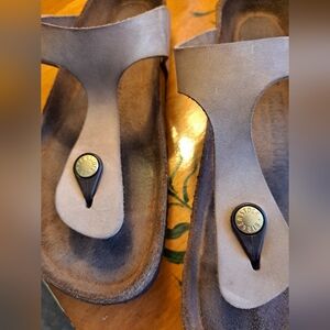Women's Birkenstock Light Brown Thong Sandals. Size 39 US 8 - 8.5